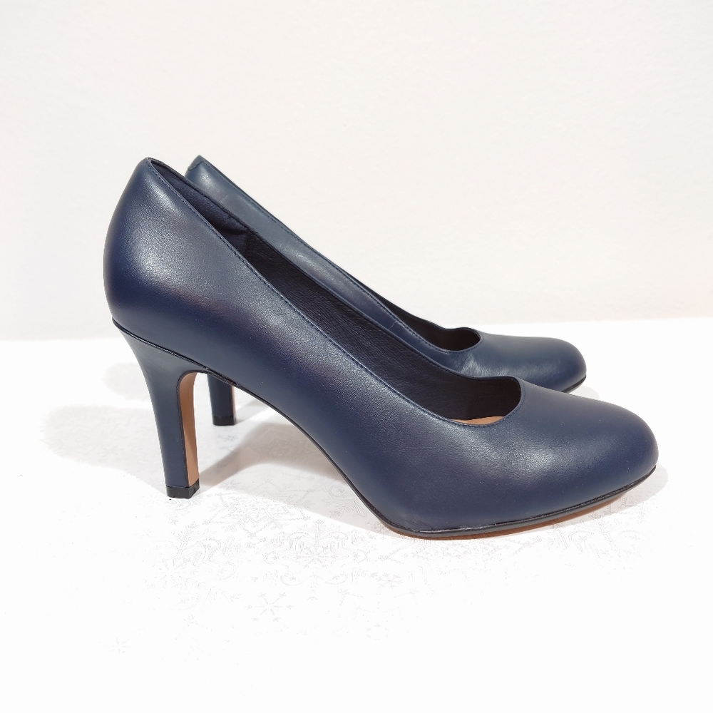 Clarks Heavenly Star Navy Leather Pumps – Size 9.5